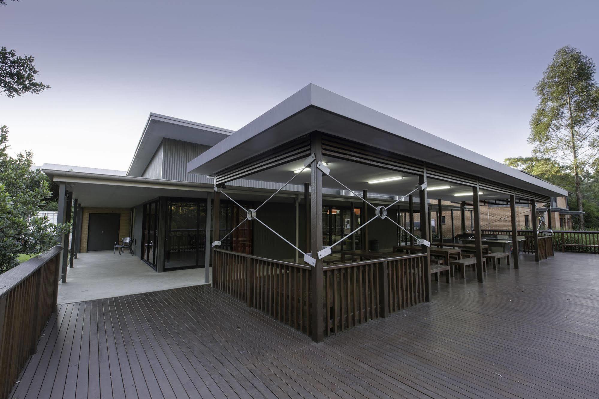 Macquarie University Village Sydney Bagian luar foto