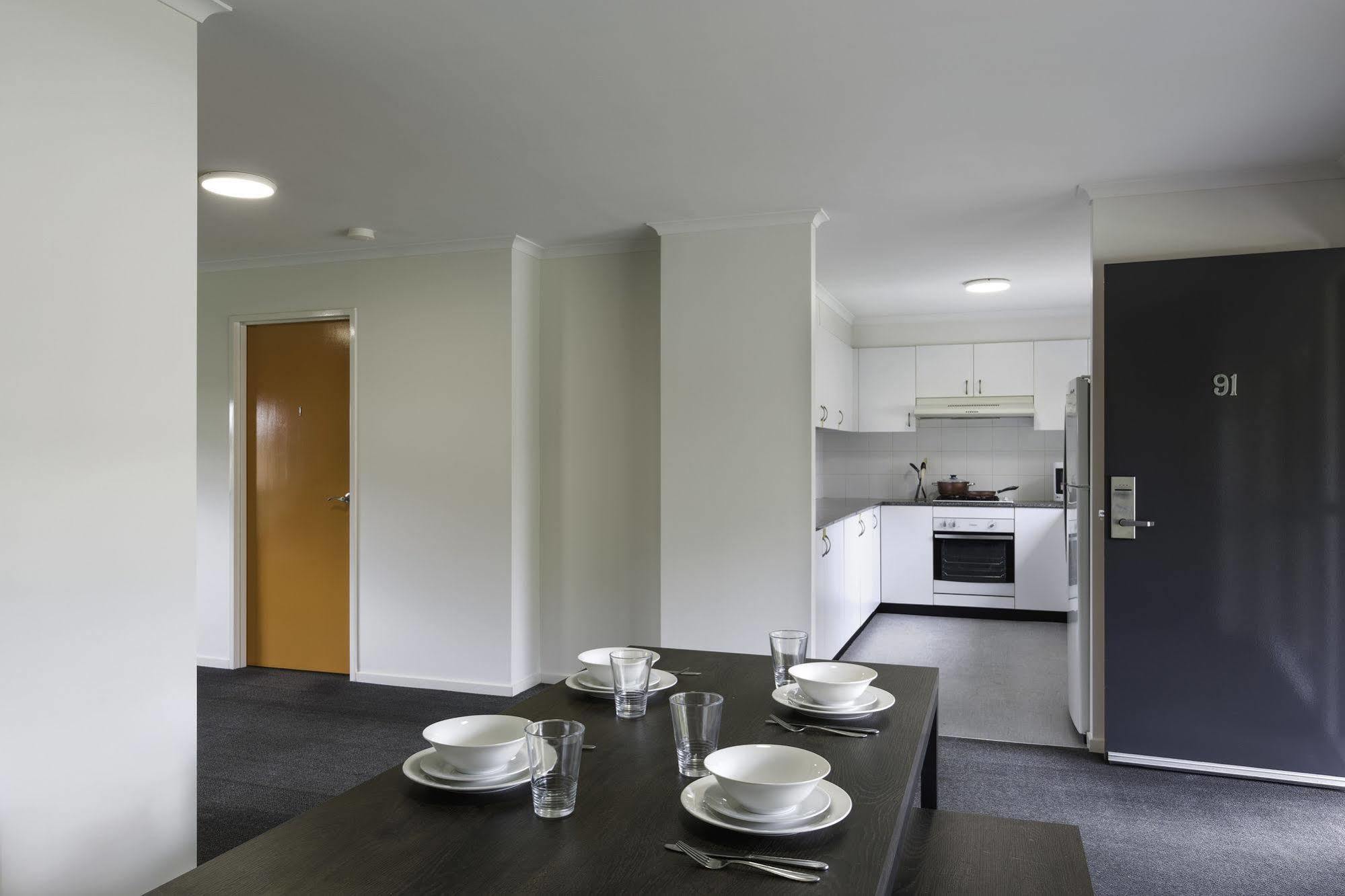 Macquarie University Village Sydney Bagian luar foto