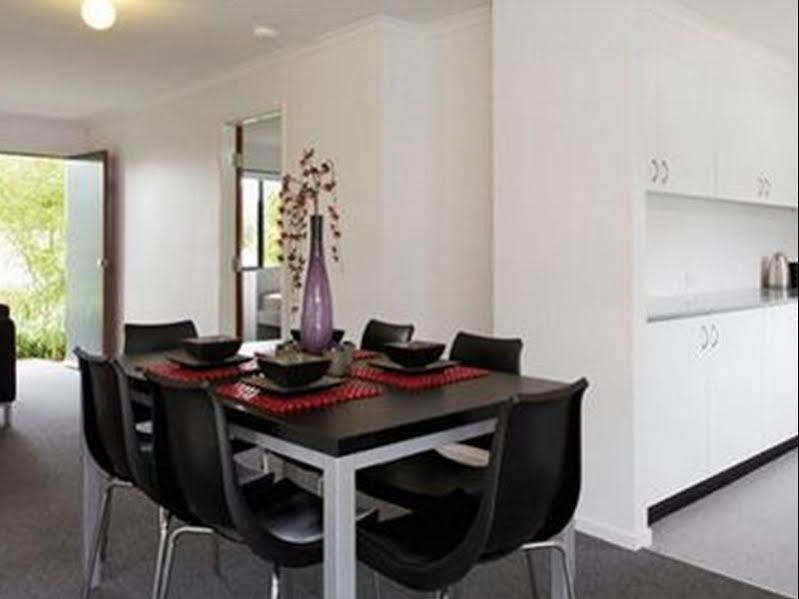 Macquarie University Village Sydney Bagian luar foto